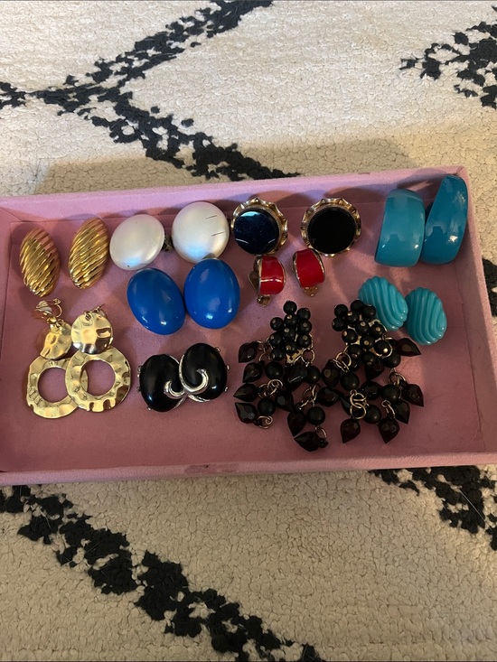 Vintage Jewelry - Vintage Lot of Clip On Earrings Jewelry Lot